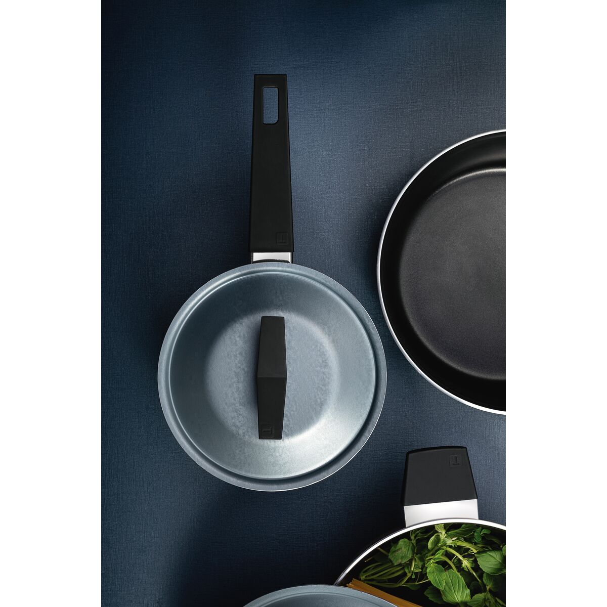 Jogo de Panelas Tramontina Spezia em Alumínio com Revestimento Interno e Externo em Antiaderente Starflon Excellent Azul Ardósia 5 Peças - Imagem 4