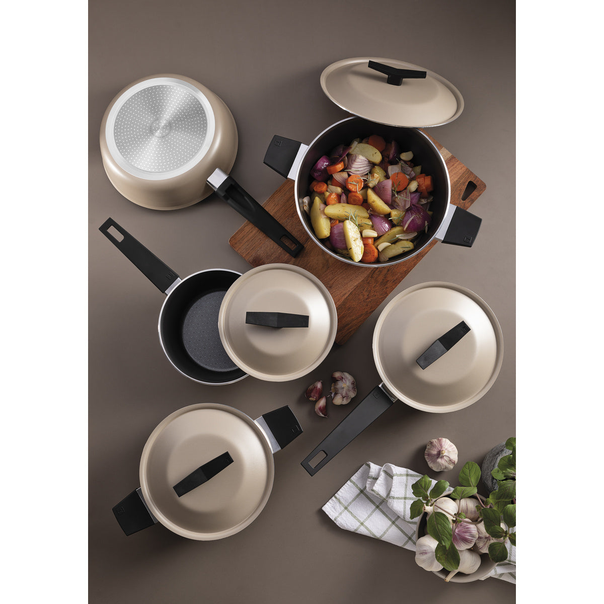 Jogo de Panelas Tramontina Spezia Induction em Alumínio com Revestimento Interno e Externo em Antiaderente Starflon Excellent Areia 5 Peças - Imagem 7