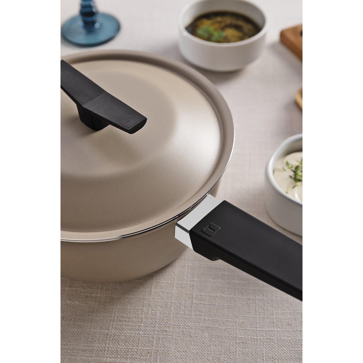 Jogo de Panelas Tramontina Spezia Induction em Alumínio com Revestimento Interno e Externo em Antiaderente Starflon Excellent Areia 5 Peças - Imagem 10